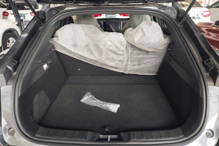 Used CHANGAN UNI-T 2023 Second-Generation 1.5T Prestige Model Trunk