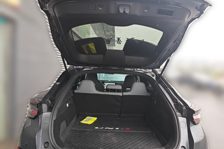Used CHANGAN UNI-T 2023 Second-Generation 1.5T Prestige Model Trunk