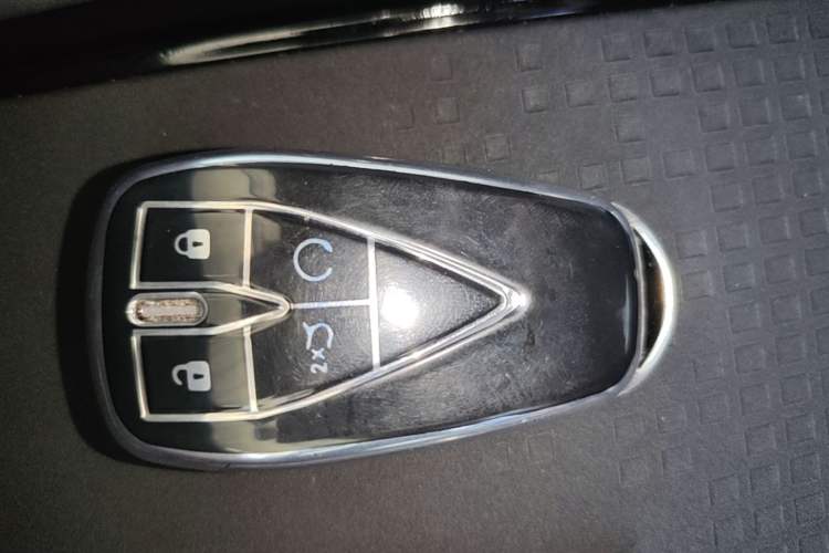 Used CHANGAN UNI-T 2023 Second-Generation 1.5T Prestige Model Vehicle Key