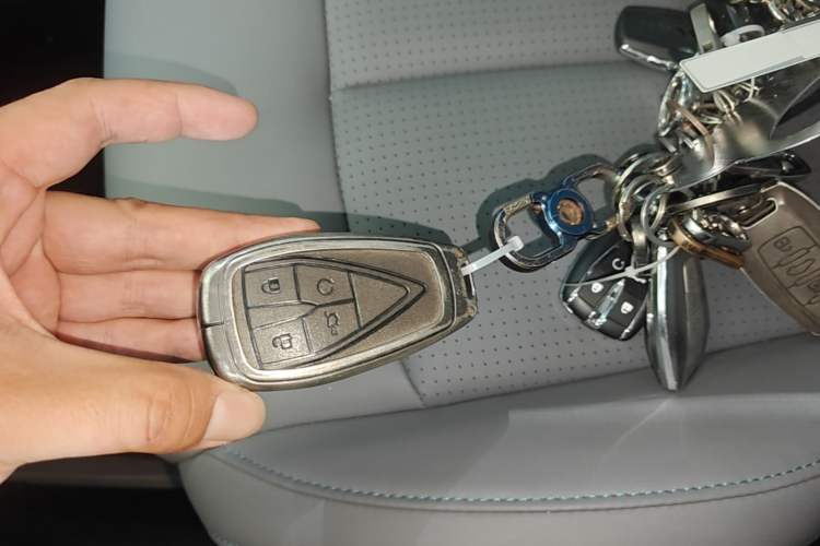 Used CHANGAN UNI-T 2023 Second-Generation 1.5T Prestige Model Vehicle Key