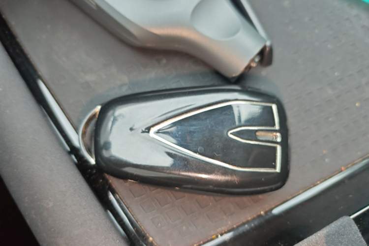 Used CHANGAN UNI-T 2023 Second-Generation 1.5T Prestige Model Vehicle Key