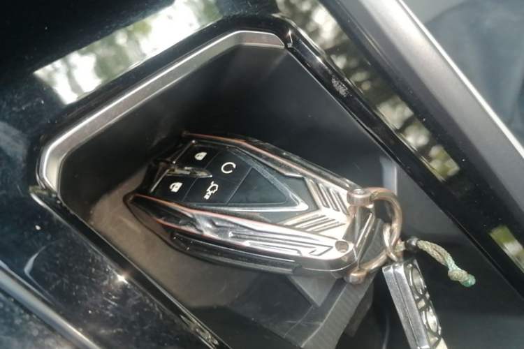 Used CHANGAN UNI-T 2023 2nd Generation 1.5T Luxury Version Vehicle Key