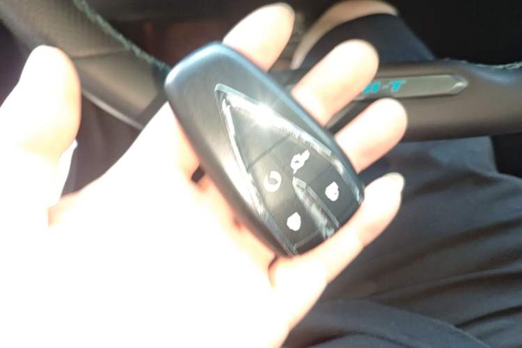 Used CHANGAN UNI-T 2023 Second-Generation 1.5T Prestige Model Vehicle Key