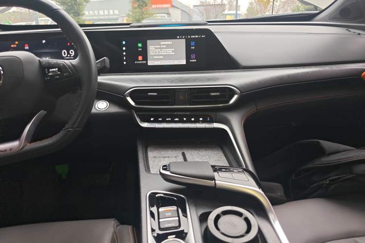 Used CHANGAN UNI-T 2023 Second-Generation 1.5T Prestige Model Audio And AC Panel