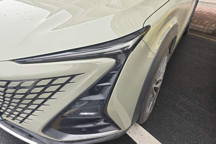 Used CHANGAN UNI-T 2023 Second-Generation 1.5T Prestige Model Left Front Headlight