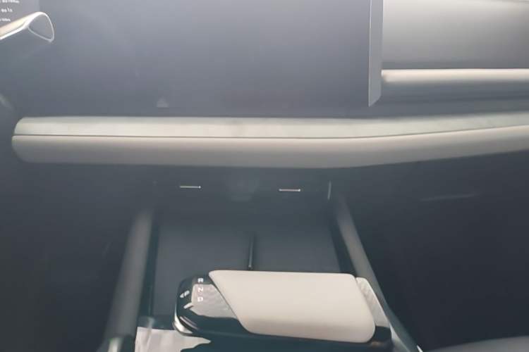 Used CHANGAN UNI-T 2023 Second-Generation 1.5T Prestige Model Audio And AC Panel
