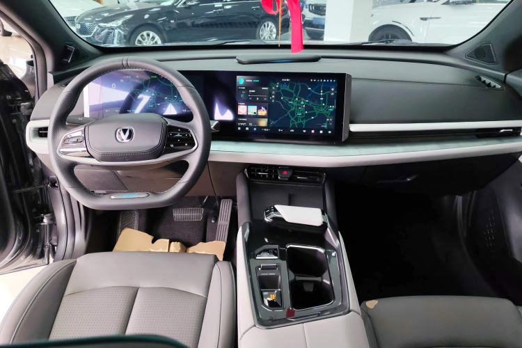 Used CHANGAN UNI-T 2023 Second-Generation 1.5T Prestige Model Center Console