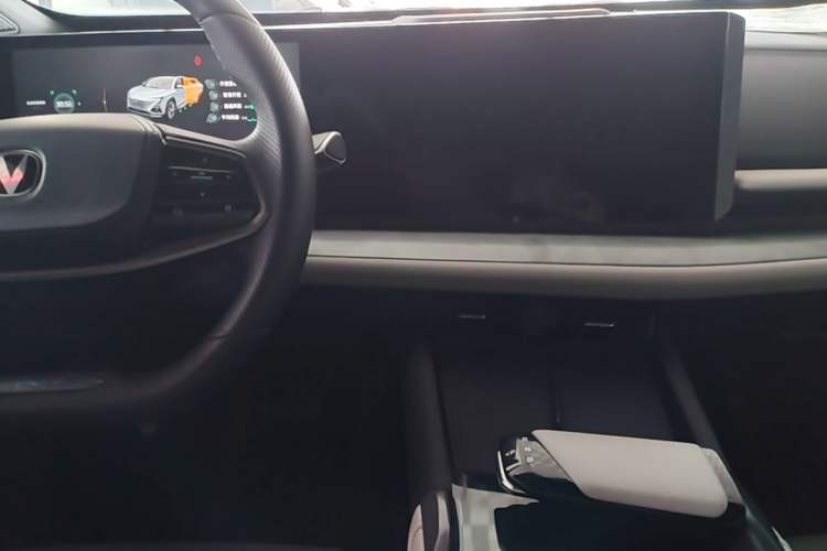 Used CHANGAN UNI-T 2023 Second-Generation 1.5T Prestige Model Center Console