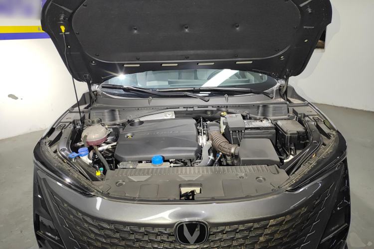 Used CHANGAN UNI-T 2023 Second-Generation 1.5T Prestige Model Engine Bay