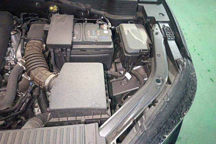 Used CHANGAN UNI-T 2023 Second-Generation 1.5T Prestige Model Engine Bay Left