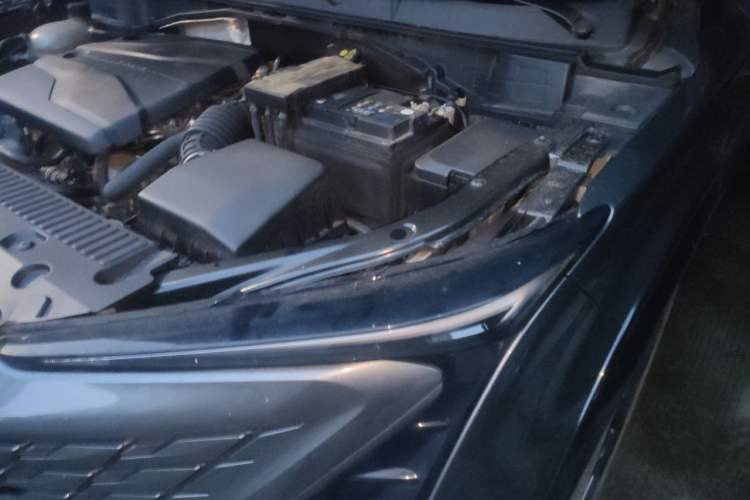 Used CHANGAN UNI-T 2023 Second-Generation 1.5T Prestige Model Engine Bay Left
