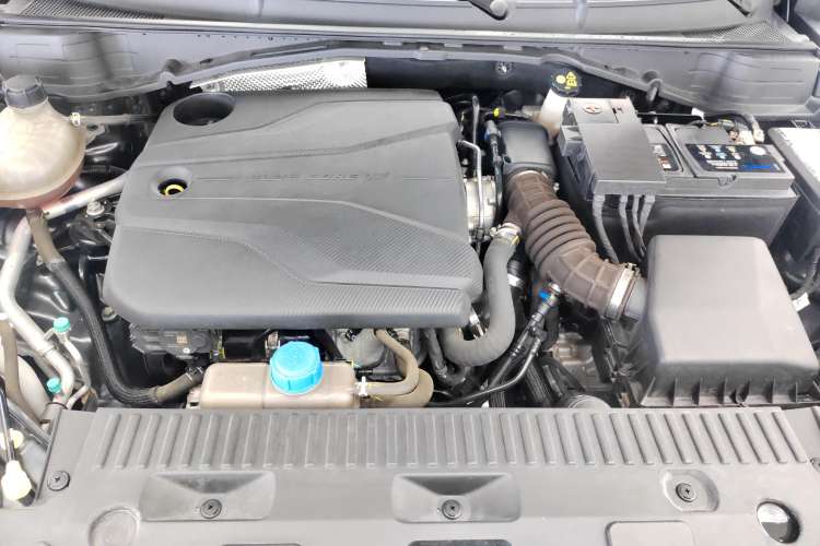 Used CHANGAN UNI-T 2023 2nd Generation 1.5T Sport Edition Flagship Version Engine Bay