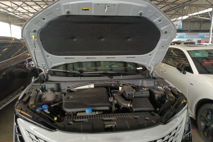 Used CHANGAN UNI-T 2023 Second-Generation 1.5T Prestige Model Engine Bay