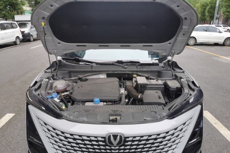 Used CHANGAN UNI-T 2023 Second-Generation 1.5T Prestige Model Engine Bay