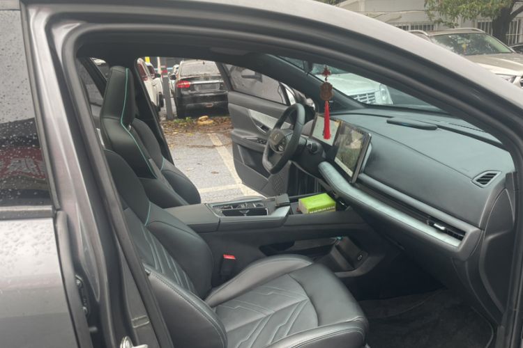 Used CHANGAN UNI-T 2023 Second-Generation 1.5T Prestige Model Exterior 11