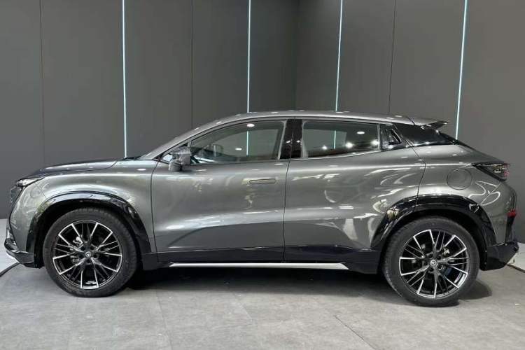 Used CHANGAN UNI-T 2023 Second-Generation 1.5T Prestige Model Exterior 4