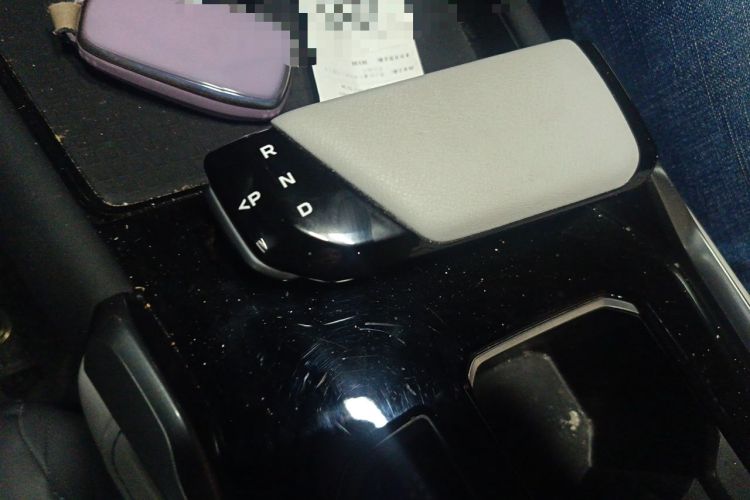 Used CHANGAN UNI-T 2023 Second-Generation 1.5T Prestige Model Gear Lever