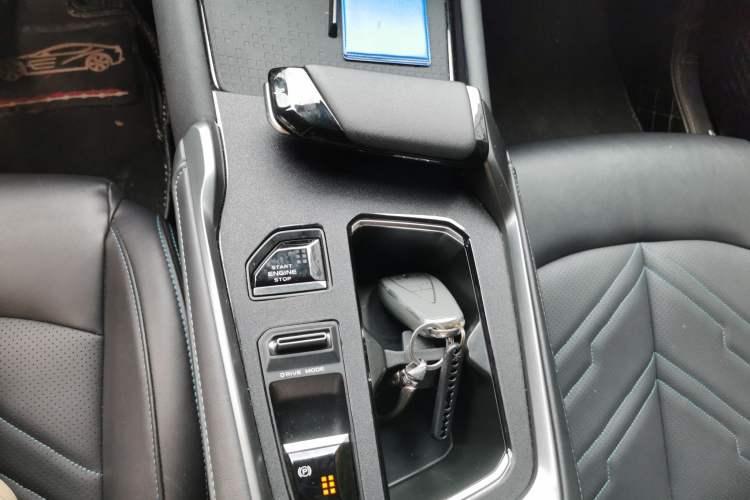 Used CHANGAN UNI-T 2023 Second-Generation 1.5T Prestige Model Gear Lever