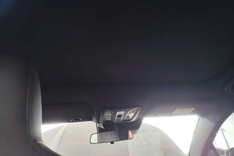 Used CHANGAN UNI-T 2023 Second-Generation 1.5T Prestige Model Headliner
