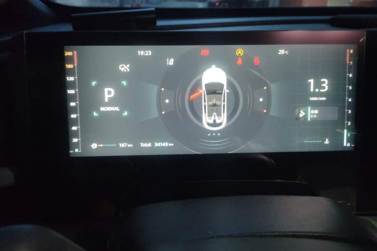 Used CHANGAN UNI-T 2023 Second-Generation 1.5T Prestige Model Instrument Cluster
