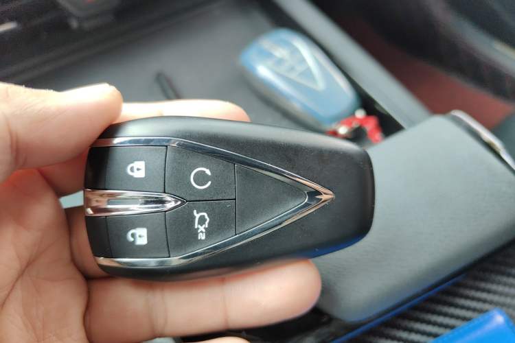 Used CHANGAN UNI-T 2023 Second-Generation 1.5T Prestige Model Interior 1
