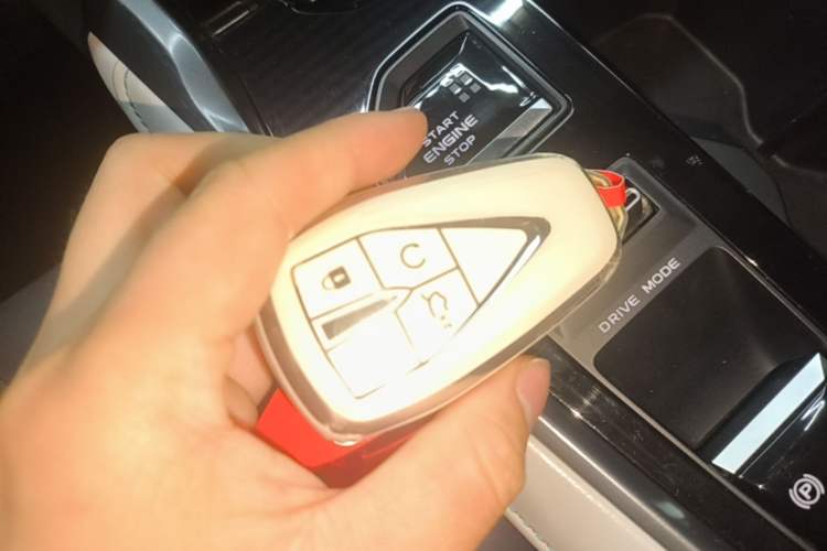 Used CHANGAN UNI-T 2023 Second-Generation 1.5T Prestige Model Interior 1