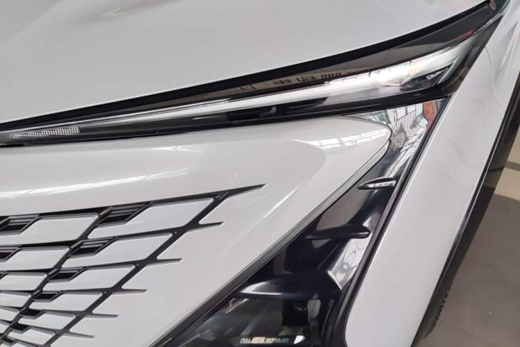Used CHANGAN UNI-T 2023 Second-Generation 1.5T Prestige Model Left Front Headlight