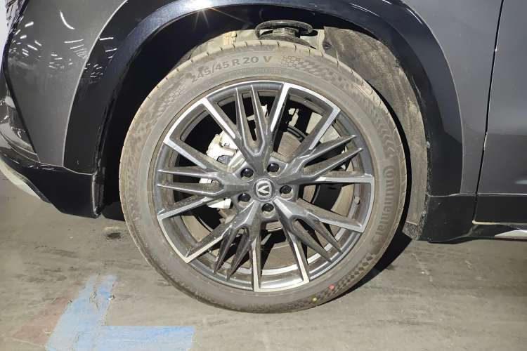 Used CHANGAN UNI-T 2023 Second-Generation 1.5T Prestige Model Left Front Wheel Hub