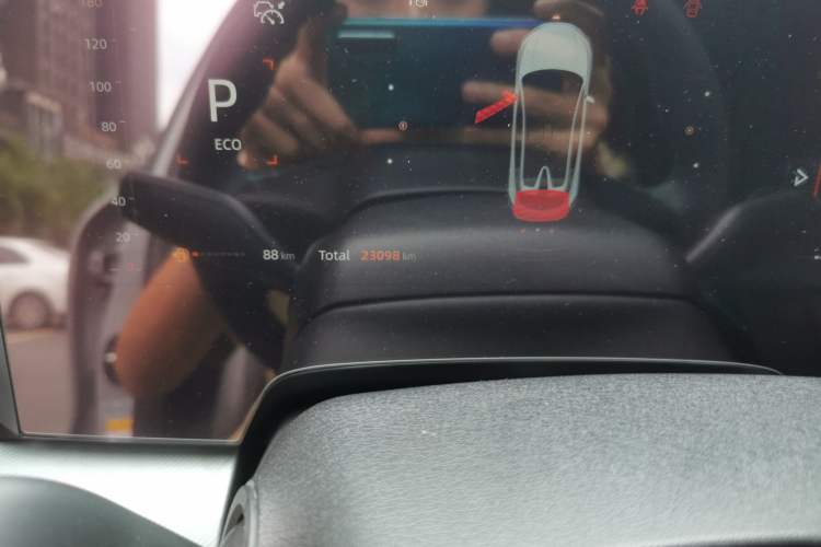 Used CHANGAN UNI-T 2023 Second-Generation 1.5T Prestige Model Odometer Close Up