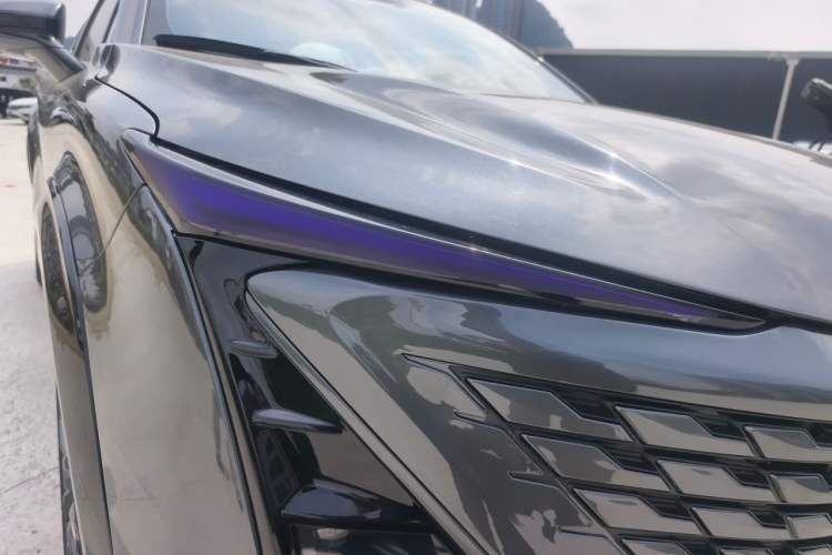 Used CHANGAN UNI-T 2023 Second-Generation 1.5T Prestige Model Right Front Headlight