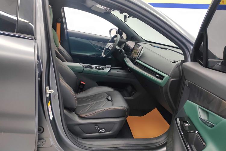 Used CHANGAN UNI-T 2023 2nd Generation 1.5T Sport Edition Flagship Version Right Front Seat