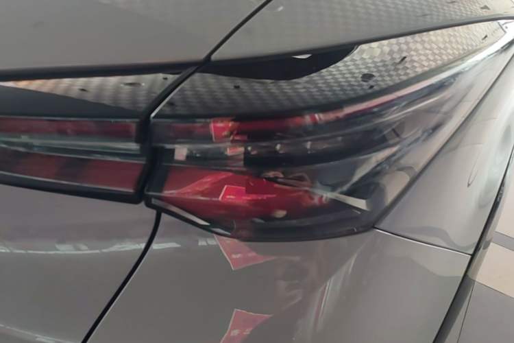 Used CHANGAN UNI-T 2023 Second-Generation 1.5T Prestige Model Right Rear Taillight