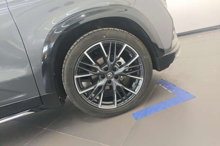 Used CHANGAN UNI-T 2023 Second-Generation 1.5T Prestige Model Right Rear Wheel Hub