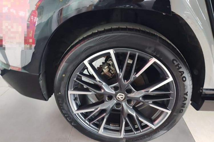 Used CHANGAN UNI-T 2023 Second-Generation 1.5T Prestige Model Right Rear Wheel Hub