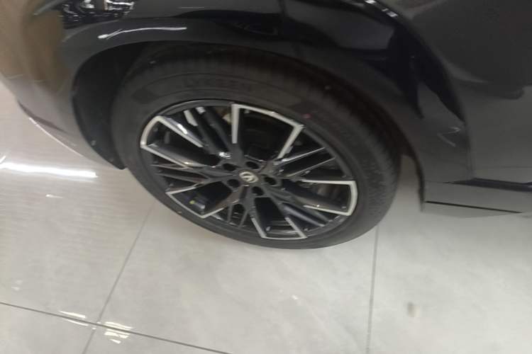 Used CHANGAN UNI-T 2023 Second-Generation 1.5T Prestige Model Right Rear Wheel Hub