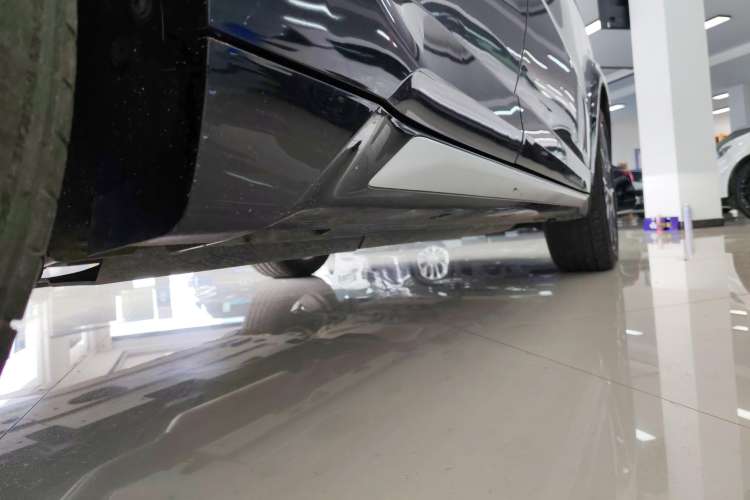 Used CHANGAN UNI-T 2023 Second-Generation 1.5T Prestige Model Right Side Sill