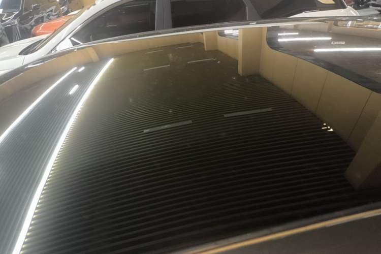 Used CHANGAN UNI-T 2023 Second-Generation 1.5T Prestige Model Roof