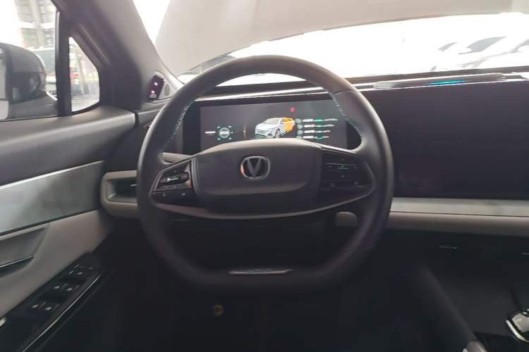 Used CHANGAN UNI-T 2023 Second-Generation 1.5T Prestige Model Steering Wheel