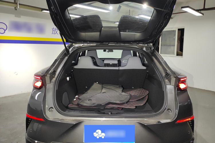 Used CHANGAN UNI-T 2023 Second-Generation 1.5T Prestige Model Trunk