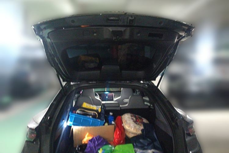 Used CHANGAN UNI-T 2023 Second-Generation 1.5T Prestige Model Trunk