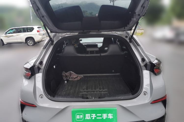 Used CHANGAN UNI-T 2023 Second-Generation 1.5T Prestige Model Trunk