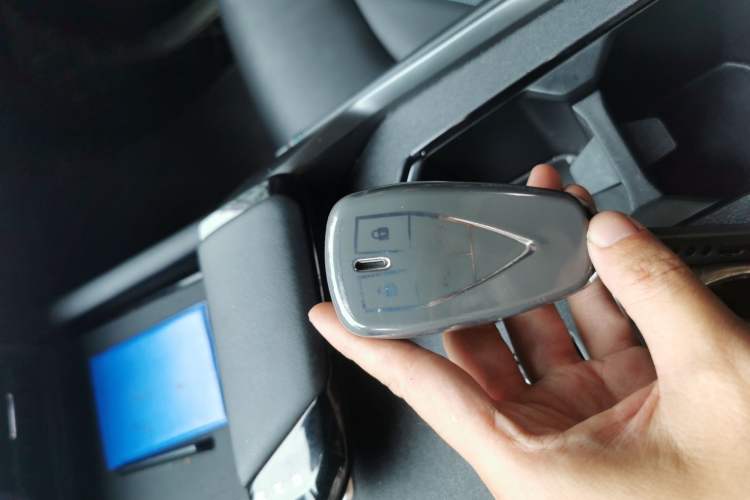 Used CHANGAN UNI-T 2023 Second-Generation 1.5T Prestige Model Vehicle Key