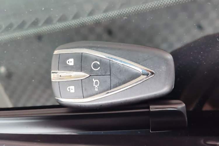 Used CHANGAN UNI-T 2023 Second-Generation 1.5T Prestige Model Vehicle Key