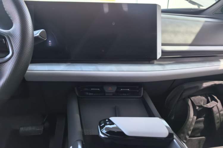 Used CHANGAN UNI-T 2023 2nd Generation 1.5T Flagship Version Audio And AC Panel