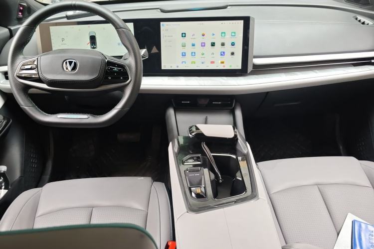 Used CHANGAN UNI-T 2023 2nd Generation 1.5T Luxury Version Center Console