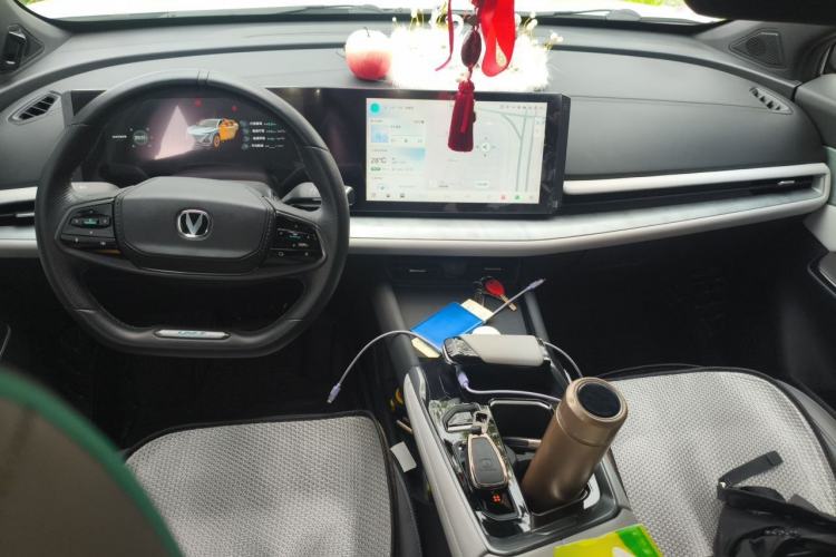 Used CHANGAN UNI-T 2023 Second-Generation 1.5T Prestige Model Center Console