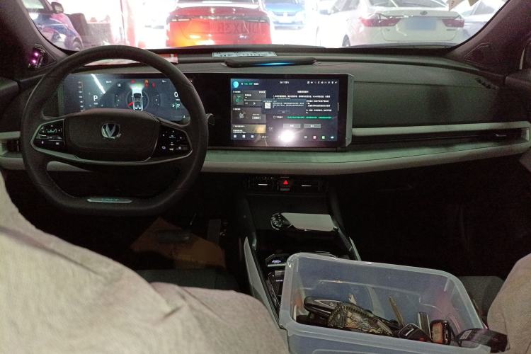 Used CHANGAN UNI-T 2023 Second-Generation 1.5T Prestige Model Center Console