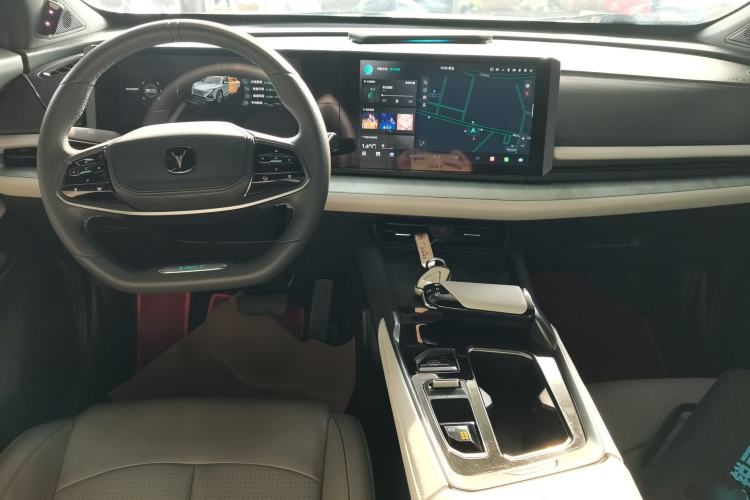Used CHANGAN UNI-T 2023 Second-Generation 1.5T Prestige Model Center Console