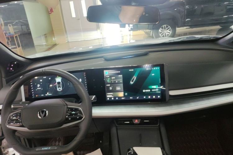 Used CHANGAN UNI-T 2023 2nd Generation 1.5T Flagship Version Center Console