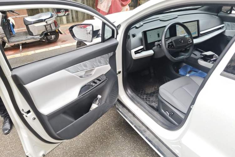 Used CHANGAN UNI-T 2023 2nd Generation 1.5T Luxury Version Driver Seat